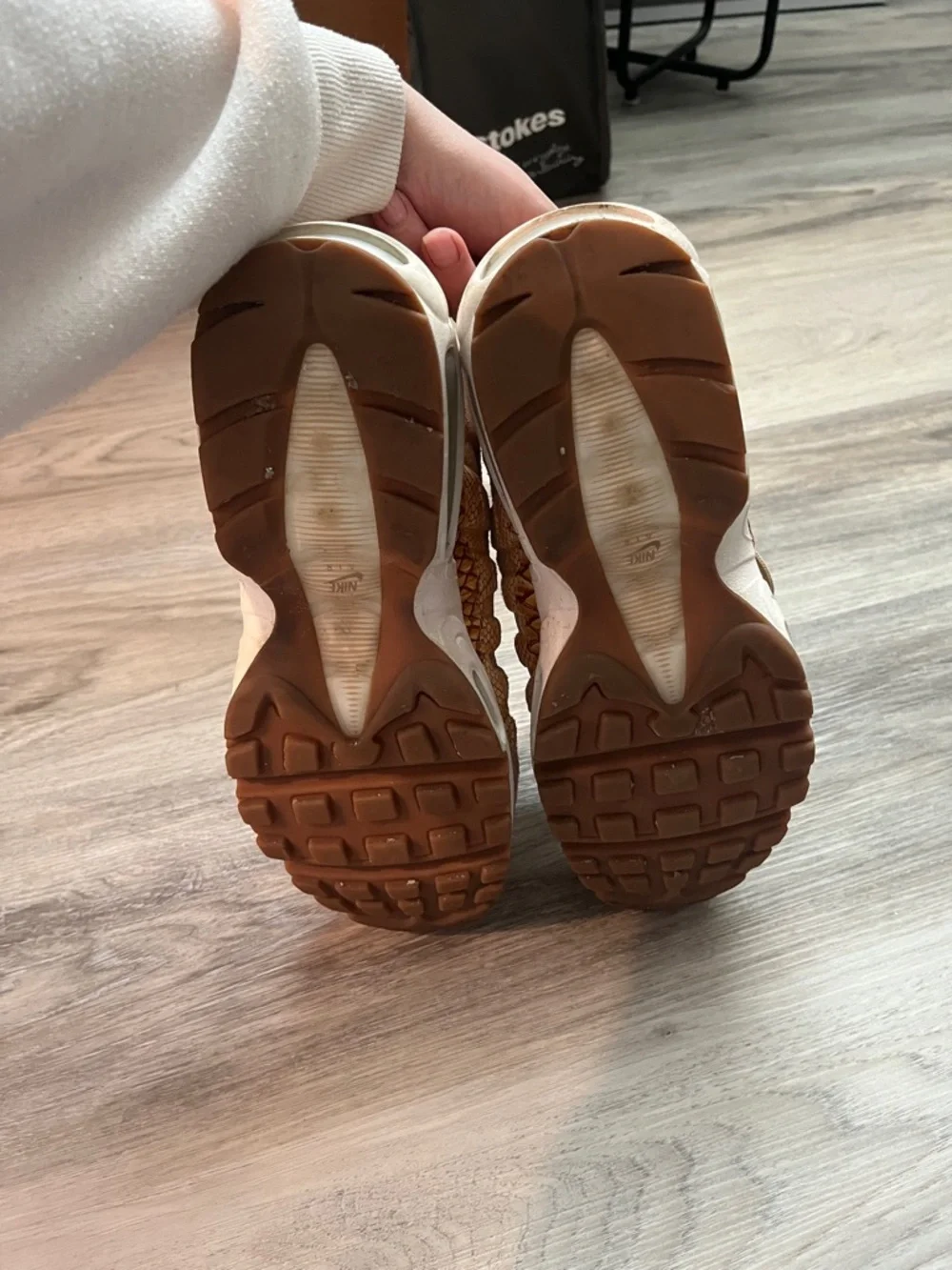 Nike Beige/Tan Mesh & Snake-Detail Air Max - Picture 6 of 6